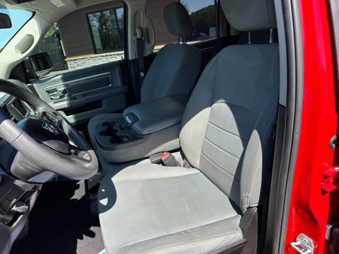 Used 2019 RAM 1500 Classic SLT image 15