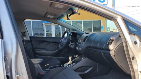 Used 2017 Kia Forte LX image 4