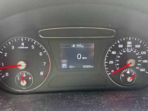 Used 2019 Kia Sorento LX image 8
