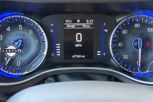 Used 2023 Chrysler Voyager LX image 36