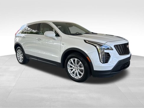 Used 2021 Cadillac XT4 Luxury image 2