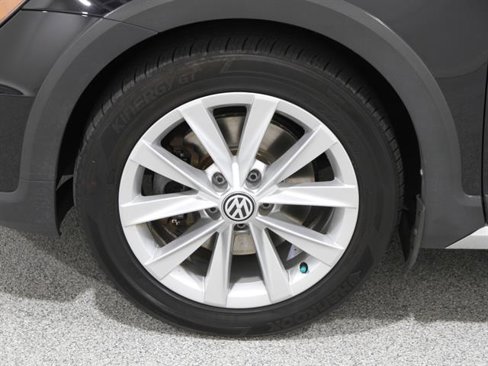 Used 2017 Volkswagen Golf Alltrack S image 20