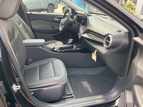 New 2025 Chevrolet Trax ACTIV w/ Driver Confidence Package image 17