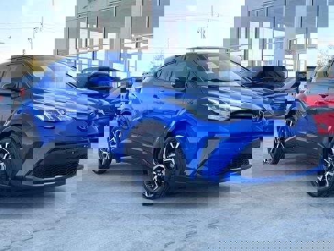 Used 2021 Toyota C-HR XLE image 8