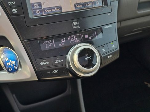 Used 2013 Toyota Prius V image 29