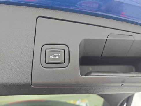 Used 2019 Cadillac XT4 Sport image 13