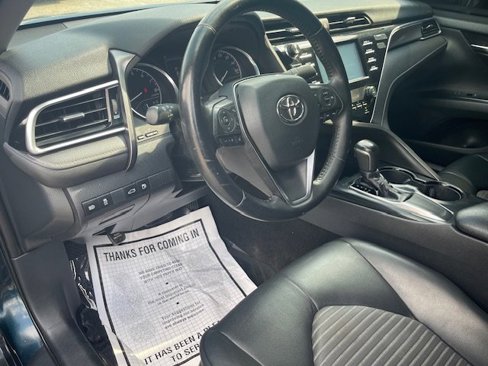Used 2018 Toyota Camry SE image 11