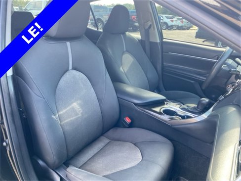 Used 2023 Toyota Camry LE image 7