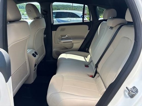 Used 2025 Mercedes-Benz GLA 250 4MATIC image 34