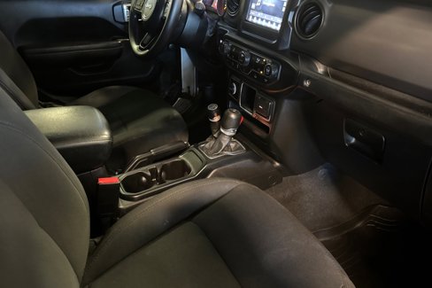 Used 2023 Jeep Gladiator Sport image 16