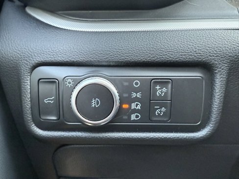 Used 2021 Ford Explorer XLT w/ Equipment Group 202A image 23