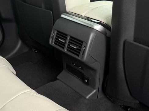 Used 2020 Land Rover Range Rover Velar R-Dynamic S image 39