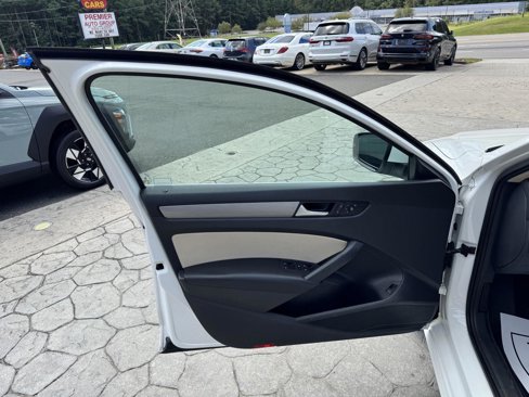 Used 2015 Volkswagen Passat TDI SE image 3