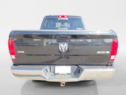 Used 2018 RAM 1500 Classic SLT image 10