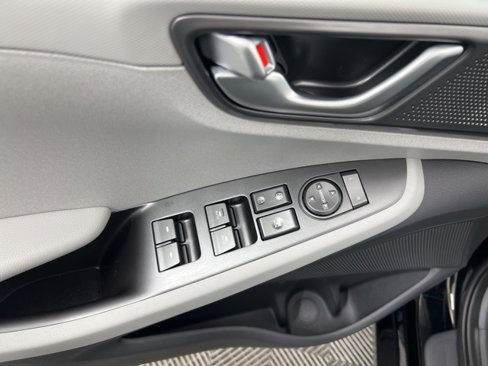 Used 2020 Hyundai Ioniq SEL image 13