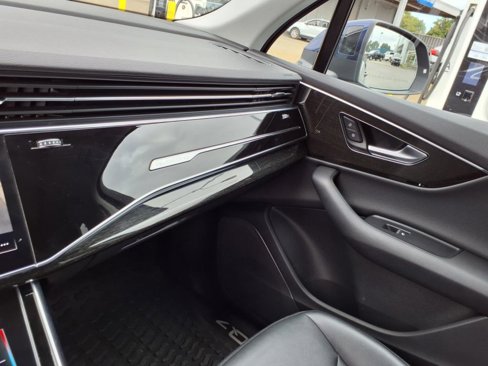 Used 2022 Audi Q7 3.0T Premium image 21