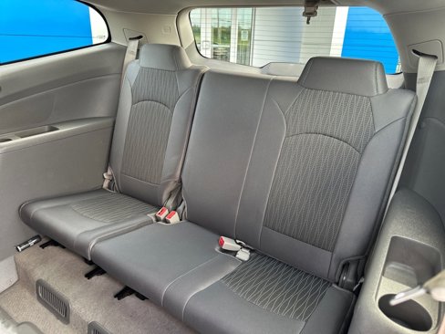 Used 2015 Chevrolet Traverse LS image 18
