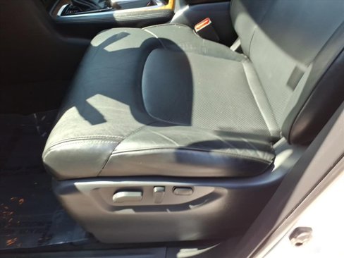 Used 2021 Nissan Armada SL w/ Captain's Chairs Package image 25