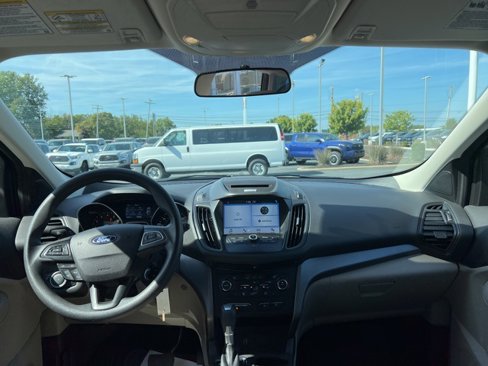 Used 2017 Ford Escape SE w/ Equipment Group 201A image 12