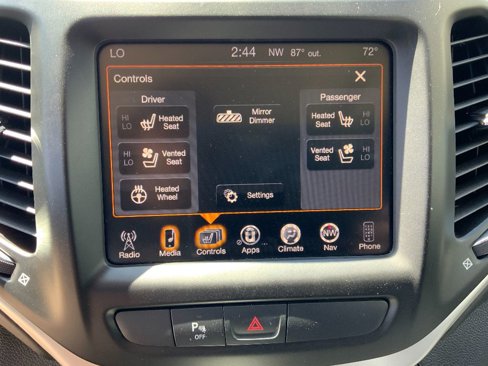 Used 2016 Jeep Cherokee Overland image 20