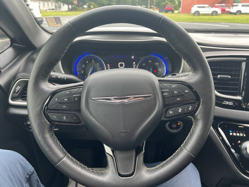 Certified 2020 Chrysler Pacifica Touring-L w/ Advanced Safetytec Group image 26