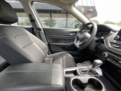 Used 2024 Nissan Altima 2.5 SV image 15