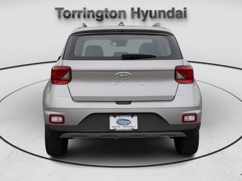 Certified 2024 Hyundai Venue SEL image 5