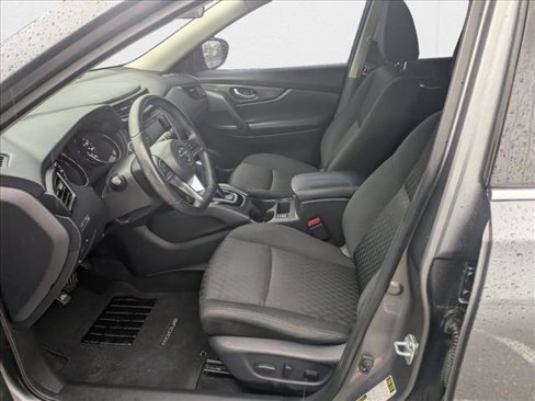 Used 2018 Nissan Rogue SV image 14