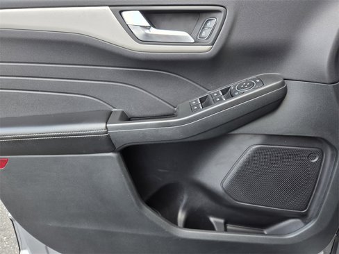 Used 2021 Ford Escape SE image 29