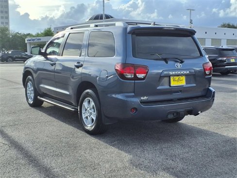 Used 2018 Toyota Sequoia SR5 image 23