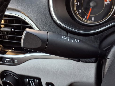 Used 2019 Jeep Cherokee Limited image 14