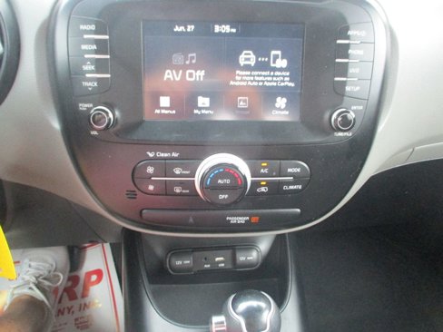 Used 2019 Kia Soul + image 7