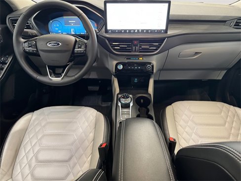 Used 2023 Ford Escape SE w/ PHEV Premium Package image 5
