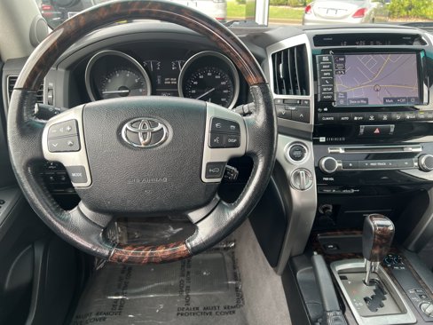 Used 2014 Toyota Land Cruiser image 26