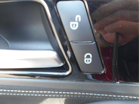 Used 2018 INFINITI QX30 image 11