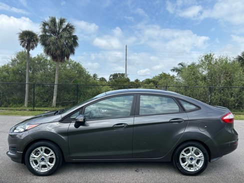 Used 2015 Ford Fiesta SE image 7