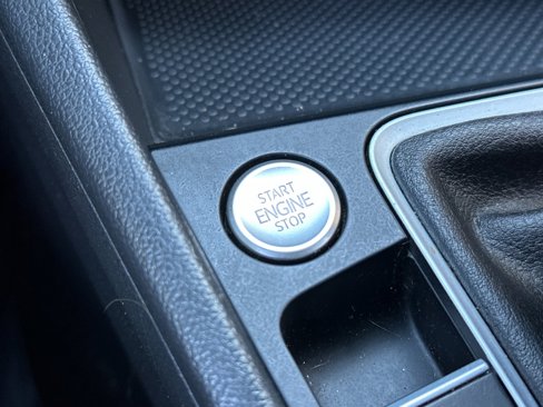 Used 2024 Volkswagen Jetta SE image 20