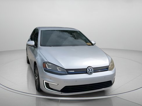 Used 2016 Volkswagen e-Golf SEL Premium image 4