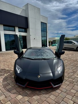 Used 2015 Lamborghini Aventador LP 700-4 image 4