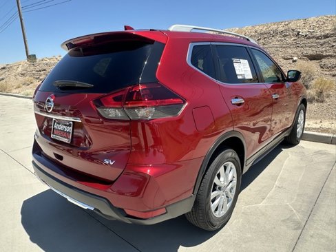 Used 2018 Nissan Rogue SV image 6