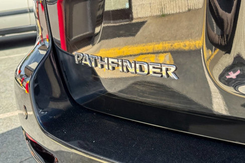 Used 2017 Nissan Pathfinder Platinum image 43