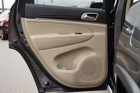 Used 2014 Jeep Grand Cherokee Limited image 19