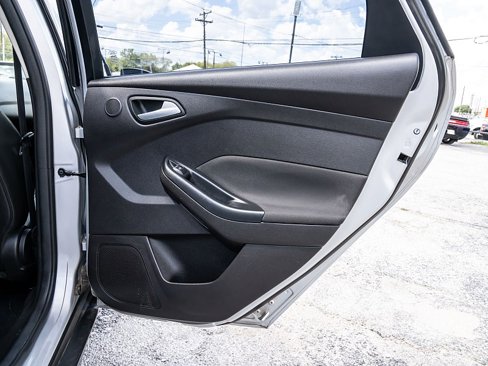 Used 2017 Ford Focus Titanium w/ Titanium Technology Package image 13