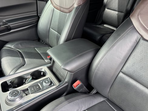 Used 2021 Ford Explorer Platinum w/ Equipment Group 601A image 27
