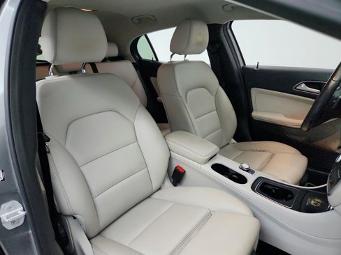 Used 2016 Mercedes-Benz GLA 250 image 26