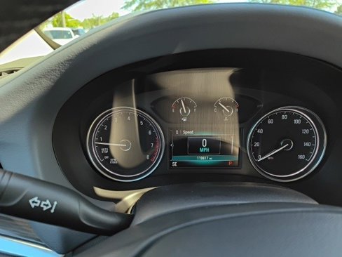 Used 2019 Buick Enclave Essence image 19