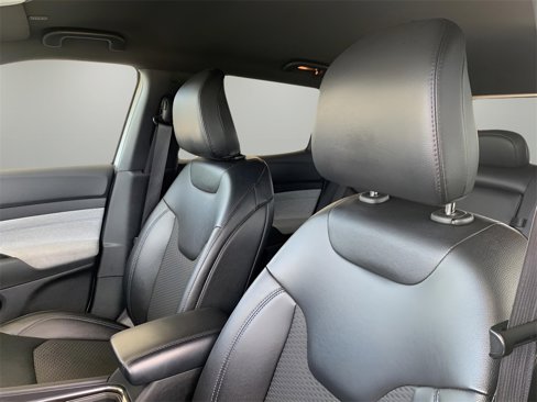Certified 2024 Jeep Compass Latitude image 16
