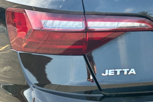 Used 2021 Volkswagen Jetta SE image 43