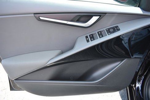 Used 2023 Kia Niro EX Touring image 12