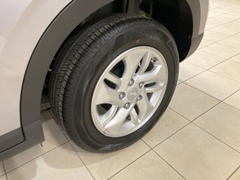 Used 2024 Hyundai Venue SE image 26